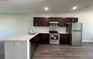 3 beds, 2 baths, 1,200 sqft, $1,650, Unit Unit # B