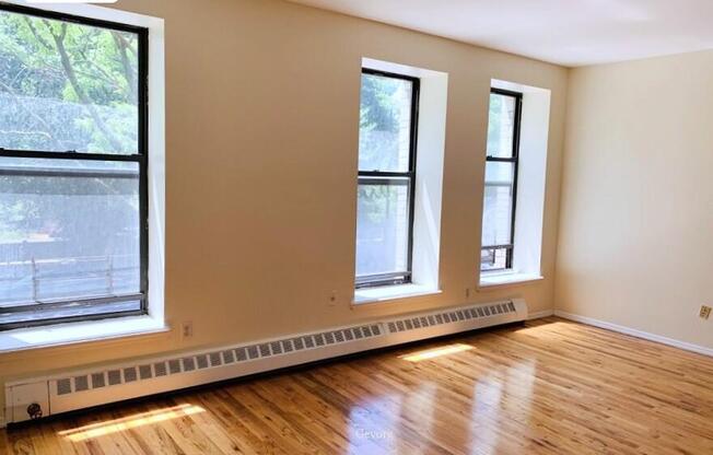 1 bed, 1 bath, $3,100, Unit 2A