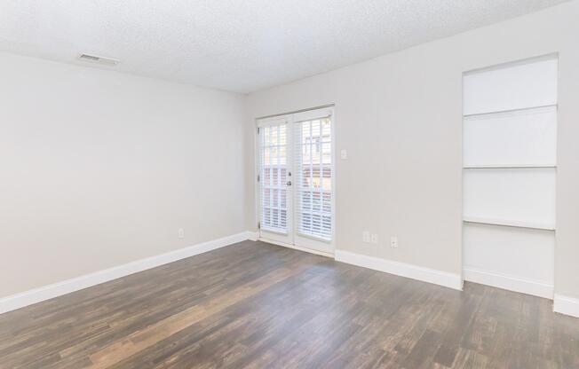 1 bed, 1 bath, 686 sqft, $1,070