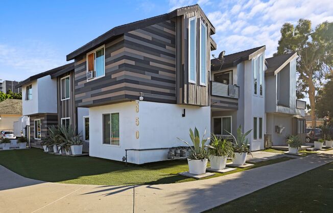 850 N. Van Ness Avenue Apartments