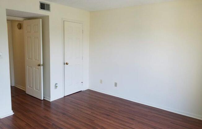 1 bed, 1 bath, $1,200