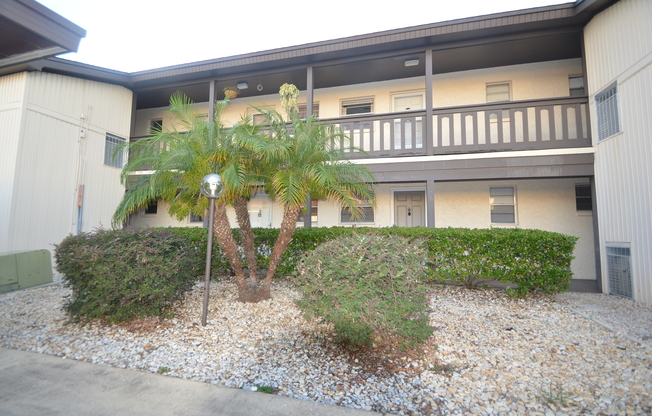 1/1 Condo in Gulf Harbors! $1150/mo - NO PETS! AVAILABLE SEPTEMBER 4th!