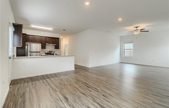 7213 TONKA LN