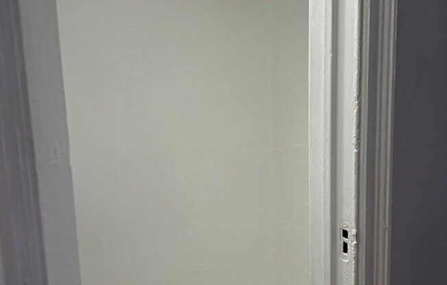 Studio, 1 bath, 300 sqft, $2,750, Unit 917
