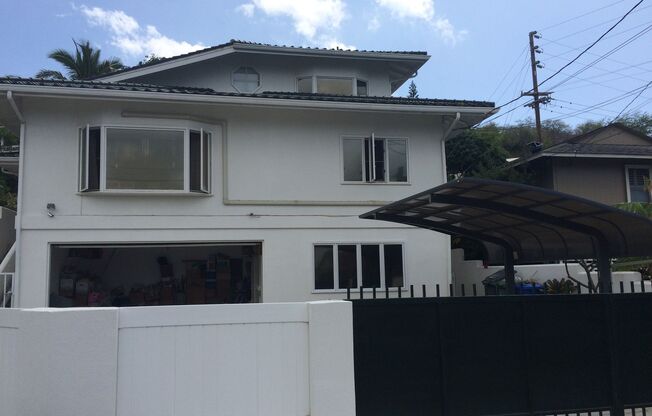 1 bedroom, 1 bath unit, NO parking - Avail now