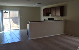 3 beds, 2 baths, $1,595