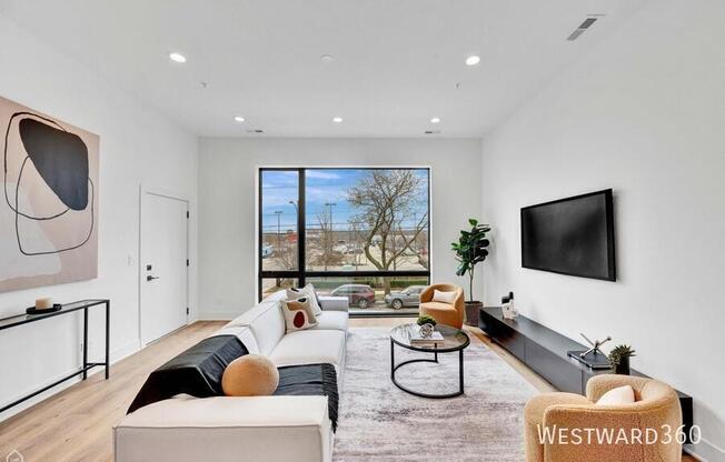 1615 W 13 ST