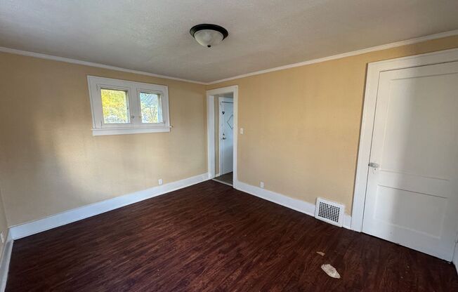 3 beds, 1 bath, $1,310