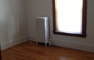 1126 - 8th Street SE