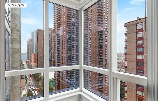 1 bed, 1 bath, 663 sqft, $4,595, Unit 19C
