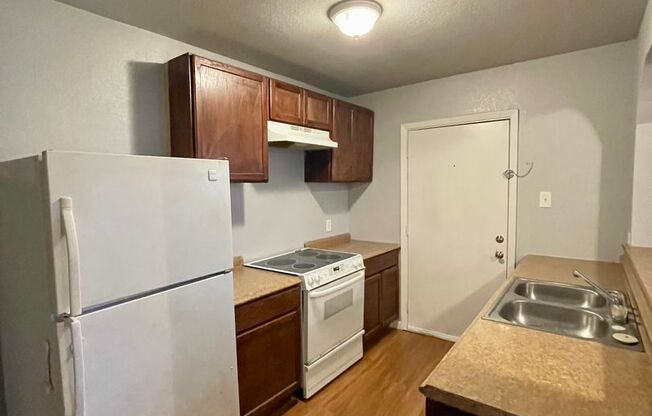 3 beds, 2 baths, 1,000 sqft, $1,450, Unit 2916 Ave G