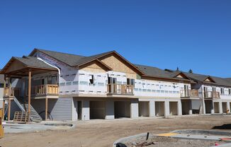 Pre-Leasing Now Tamarack Lodge !