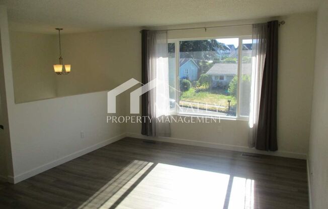4 Bedroom, 1.75 Bathroom Home in North Tacoma