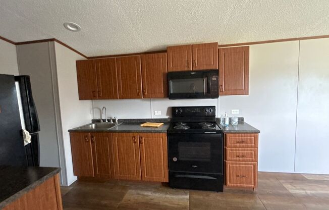 2 beds, 1 bath, $775, Unit 29