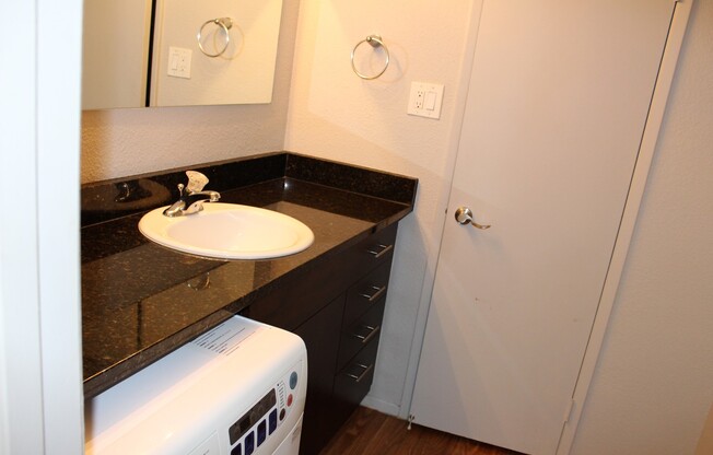 Studio, 1 bath, 520 sqft, $1,250, Unit N105