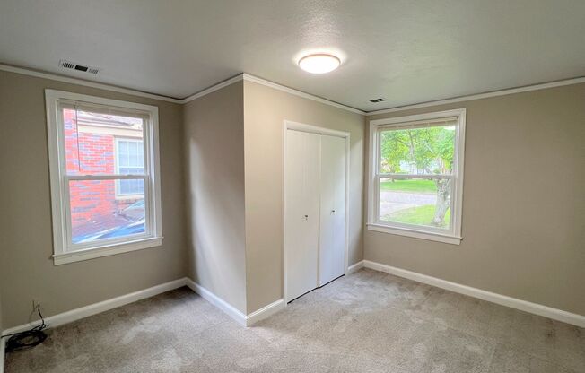 2 beds, 1 bath, $1,035