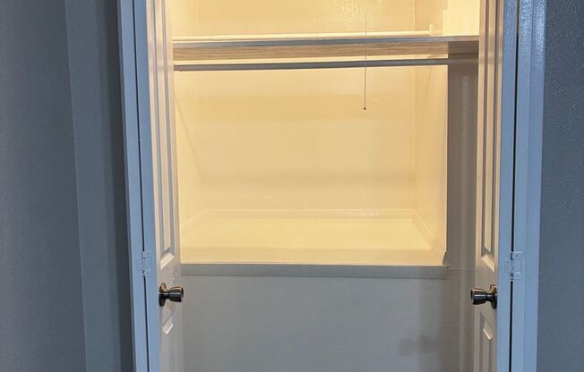 2 beds, 1 bath, 953 sqft, $1,349, Unit 567