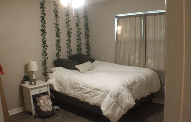 2 bedroom close to Five Points!