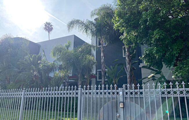 5011-5015 Monte Vista St