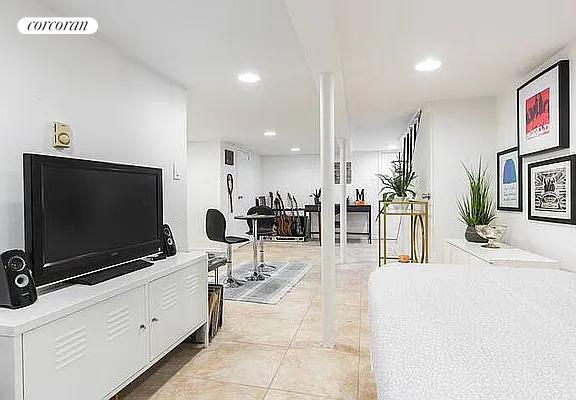 110 LINWOOD ST