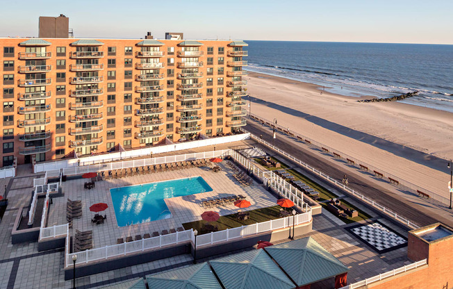 Pool at 10 West Apartments