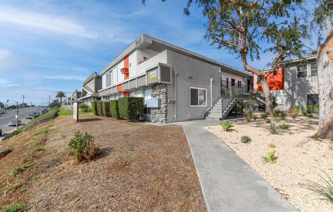 1655-1701 West Malvern Avenue