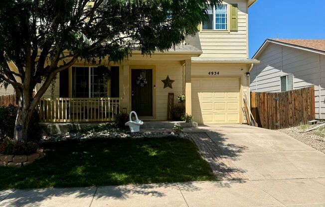 Cozy 3 Bedroom home close to Powers Blvd