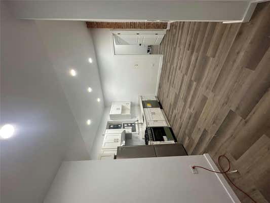 1 bed, 1 bath, 384 sqft, $2,400, Unit A