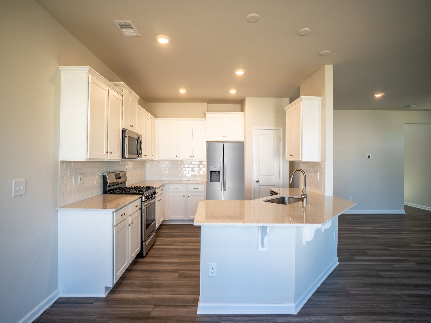 Stunning New Smart Home Palisades Area!