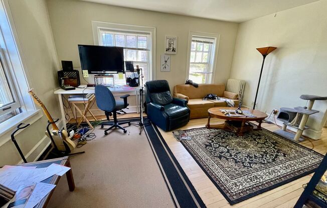 1 bed, 1 bath, $995, Unit 32