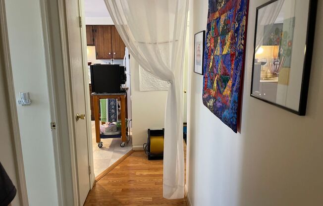 2 beds, 1 bath, 920 sqft, $1,150, Unit 2550-A2