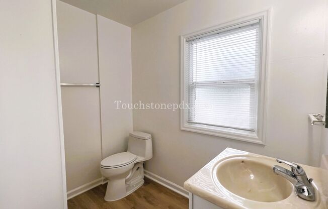 Studio, 1 bath, $995, Unit #4