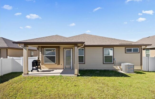 3 Bedroom, 2 Bath, Single Story Home in Highland Park