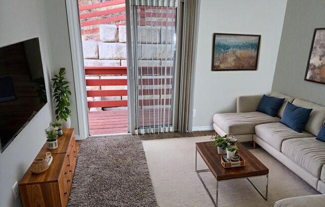 421 - 425 E Fountain Place