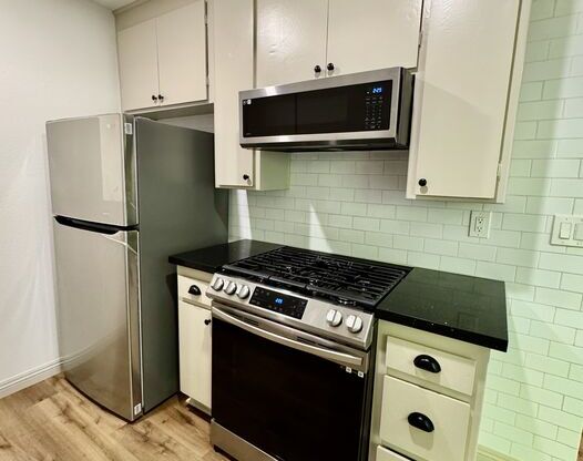 1 bed, 1.8 baths, 750 sqft, $2,650, Unit 4