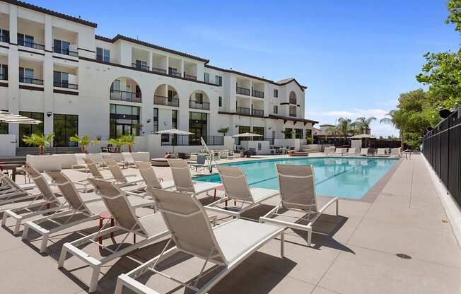 Sun deck with lounge chairs - The Venue at Orange