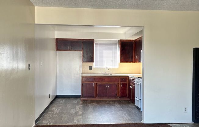 1622 W 81st St, Los Angeles, CA 90047