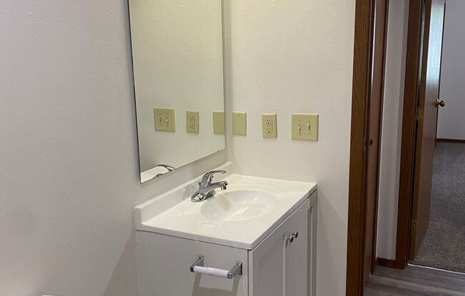 2 beds, 2 baths, 1,176 sqft, $1,300, Unit 208