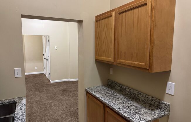 1 bed, 1 bath, $765, Unit 122 #6