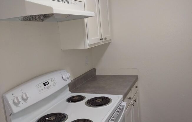 1 bed, 1 bath, 651 sqft, $995, Unit 228