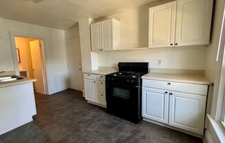 2 beds, 1 bath, $1,150, Unit Apt 2