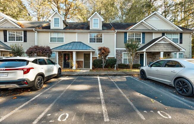 Welcome to this charming 2-bedroom, 1.5-bathroom house located in Dallas, GA.