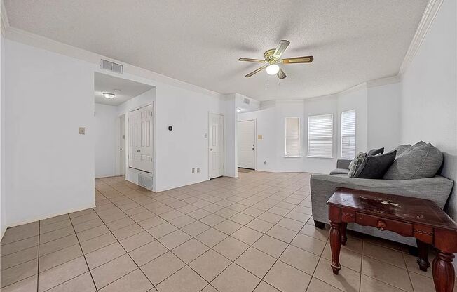 Charming 2/2 at Boardwalk Condominiums!