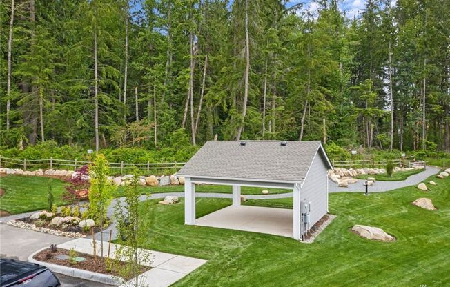 4 Bedroom with Greenspace Privacy!
