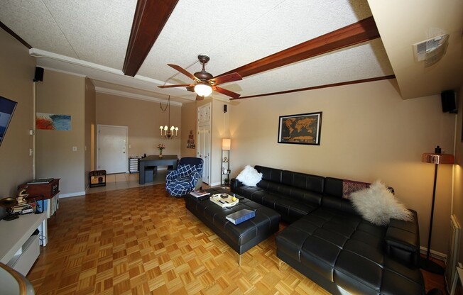 57 BROADLAWN