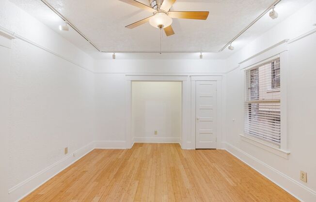 Studio, 1 bath, 440 sqft, $1,025, Unit 3