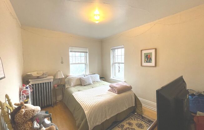 1 bed, 1 bath, $1,045, Unit 301