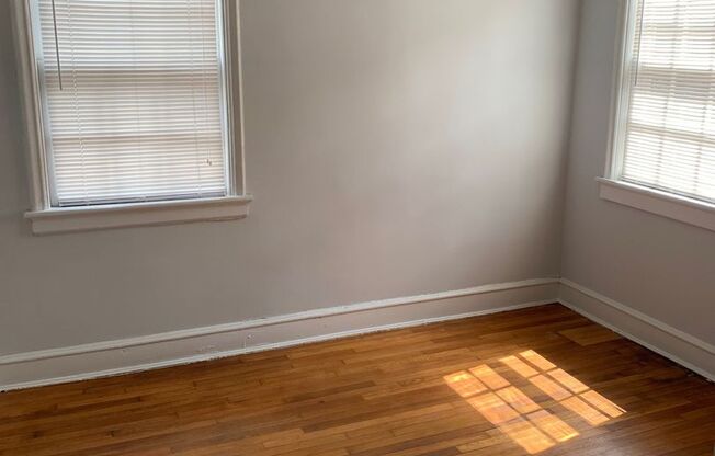 3 beds, 2 baths, $1,800, Unit Apt. 104