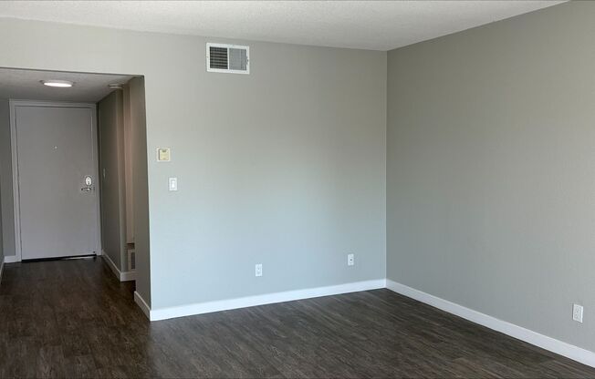 1 bed, 1 bath, 735 sqft, $2,295, Unit 72