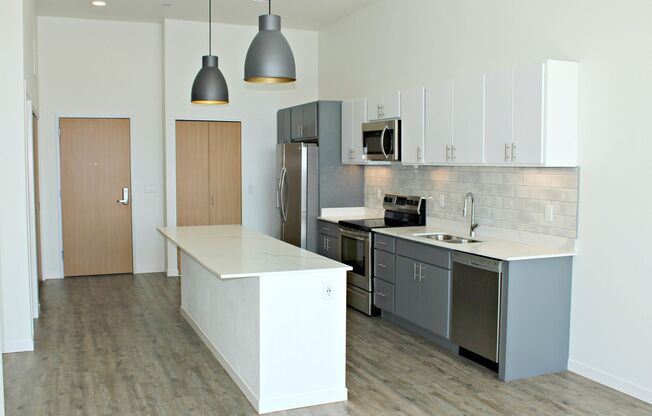 1 bed, 1 bath, 806 sqft, $1,525, Unit 608